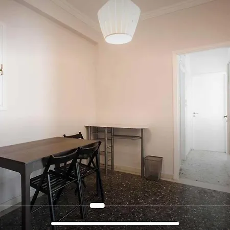 Seaside 2 Bedroom In Voula דירה